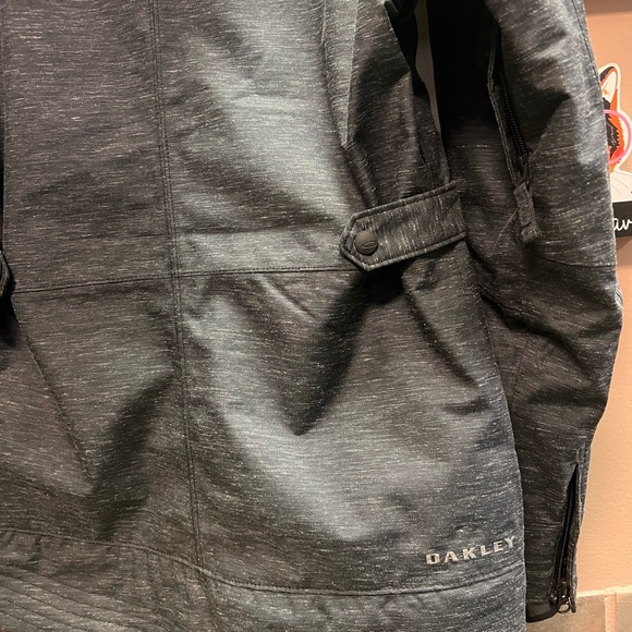Ladies Oakley snowboard coat - Picture 2 of 7